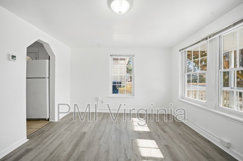 2 BEDROOM 1 BATH DUPLEX IN VIRGINIA BEACH NEAR OCEANA property image