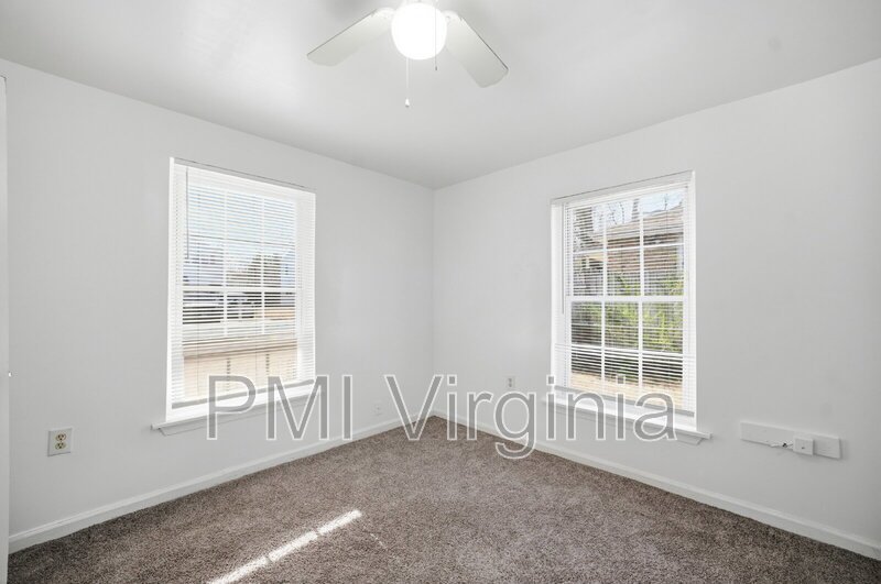 2 BEDROOM 1 BATH DUPLEX IN VIRGINIA BEACH NEAR OCEANA property image