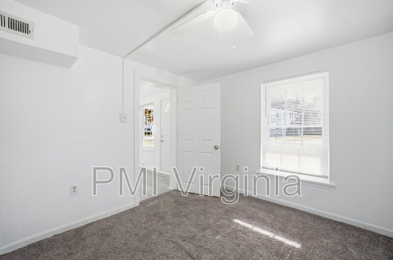 2 BEDROOM 1 BATH DUPLEX IN VIRGINIA BEACH NEAR OCEANA property image