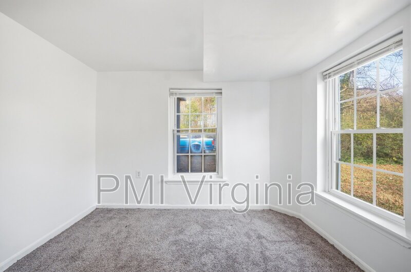 2 BEDROOM 1 BATH DUPLEX IN VIRGINIA BEACH NEAR OCEANA property image