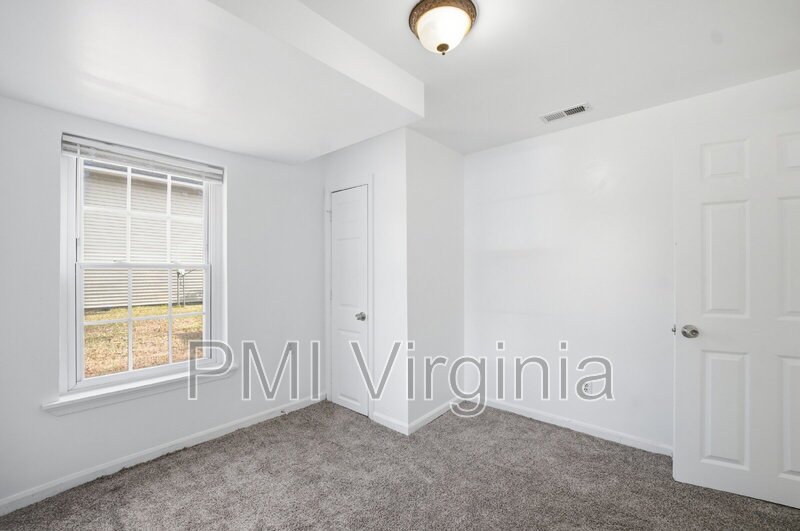 2 BEDROOM 1 BATH DUPLEX IN VIRGINIA BEACH NEAR OCEANA property image