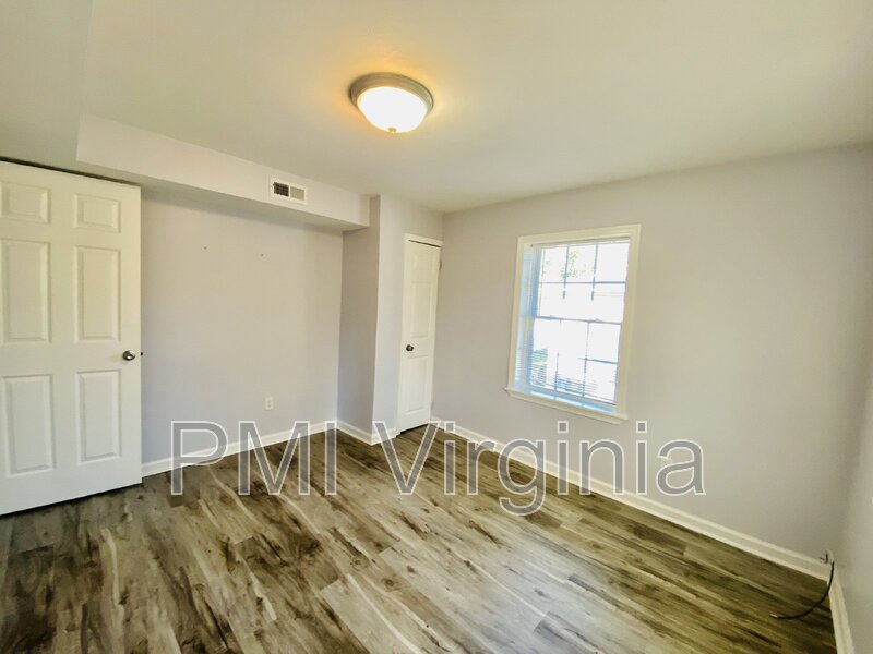 2 BEDROOM 1 BATH DUPLEX IN VIRGINIA BEACH NEAR OCEANA property image