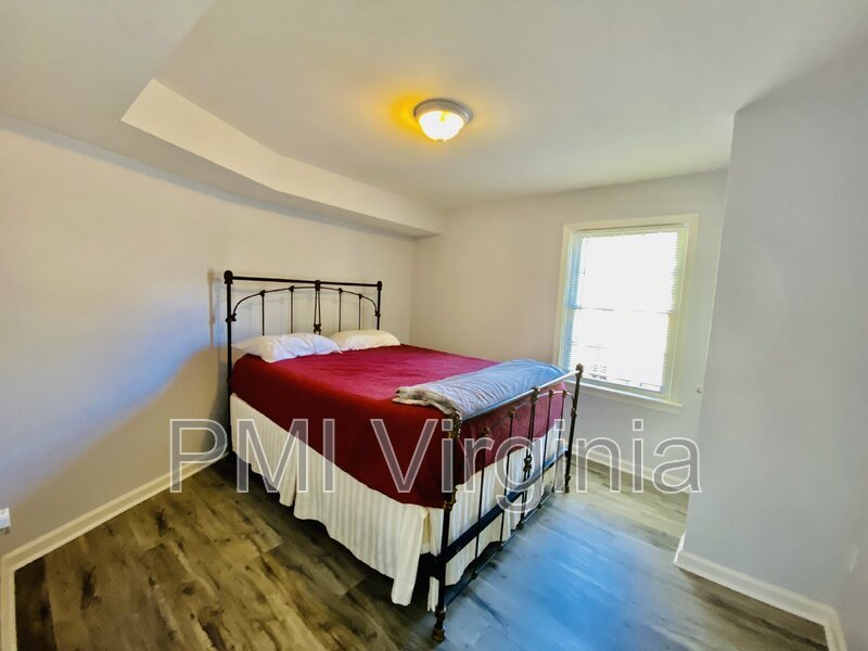 2 BEDROOM 1 BATH DUPLEX IN VIRGINIA BEACH NEAR OCEANA property image