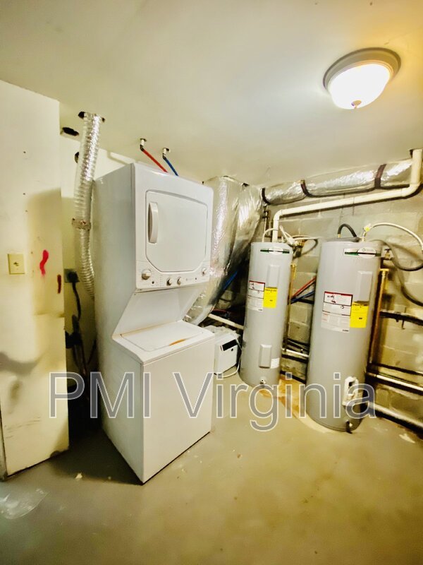 2 BEDROOM 1 BATH DUPLEX IN VIRGINIA BEACH NEAR OCEANA property image