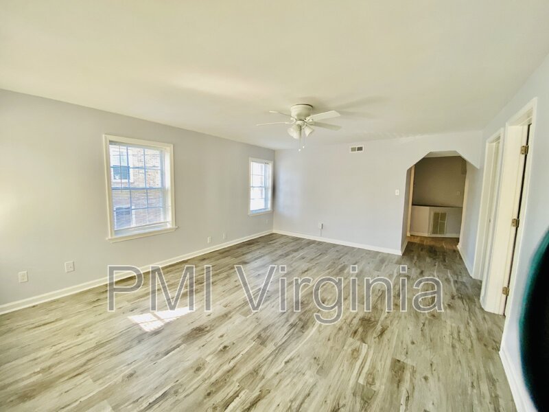 2 BEDROOM 1 BATH DUPLEX IN VIRGINIA BEACH NEAR OCEANA property image