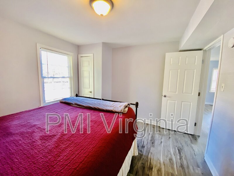 2 BEDROOM 1 BATH DUPLEX IN VIRGINIA BEACH NEAR OCEANA property image