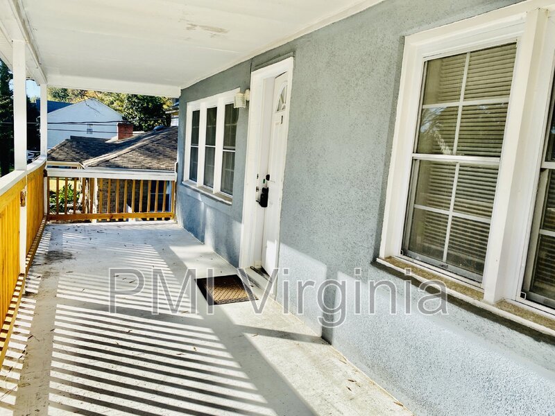 2 BEDROOM 1 BATH DUPLEX IN VIRGINIA BEACH NEAR OCEANA property image