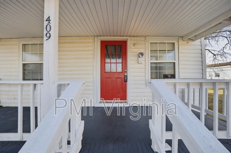FULLY REMODELED 3 BED, 1.5 BATH HOME FOR RENT IN SUFFOLK! property image