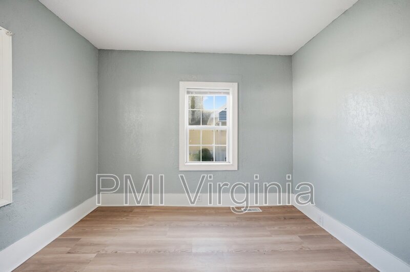FULLY REMODELED 3 BED, 1.5 BATH HOME FOR RENT IN SUFFOLK! property image