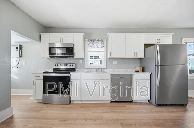 FULLY REMODELED 3 BED, 1.5 BATH HOME FOR RENT IN SUFFOLK! property image