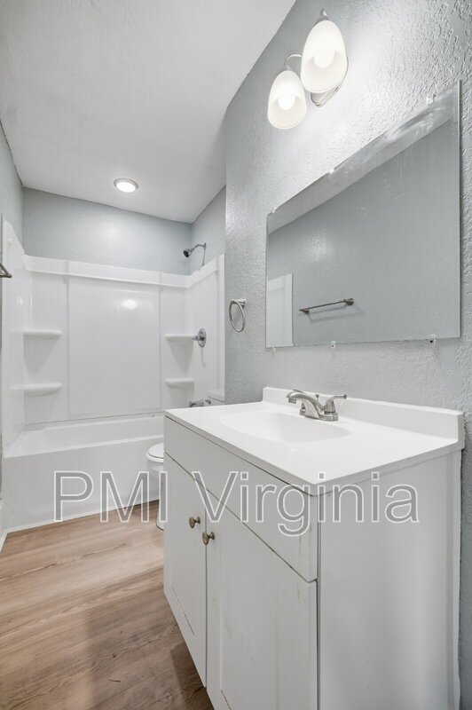 FULLY REMODELED 3 BED, 1.5 BATH HOME FOR RENT IN SUFFOLK! property image