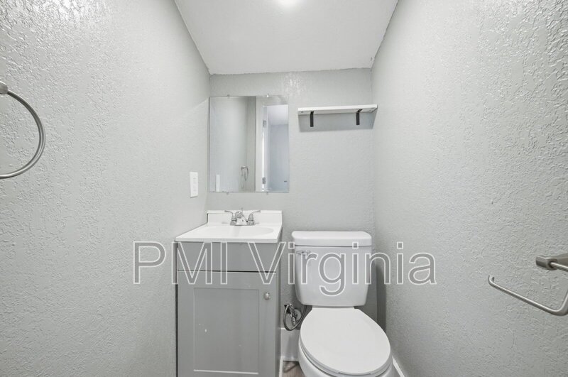 FULLY REMODELED 3 BED, 1.5 BATH HOME FOR RENT IN SUFFOLK! property image