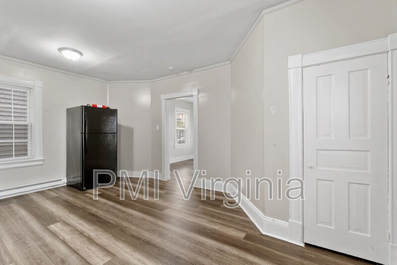 ADORABLE RENOVATED 2 BED APARTMENT FOR RENT IN PORTSMOUTH! property image