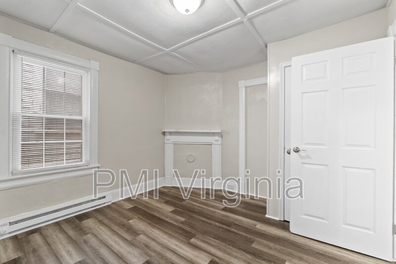 ADORABLE RENOVATED 2 BED APARTMENT FOR RENT IN PORTSMOUTH! property image