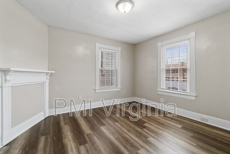 ADORABLE RENOVATED 2 BED APARTMENT FOR RENT IN PORTSMOUTH! property image
