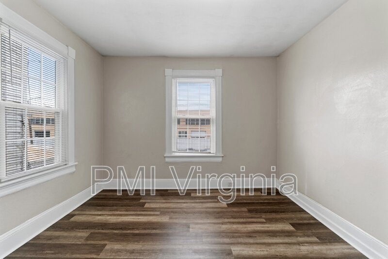 ADORABLE RENOVATED 2 BED APARTMENT FOR RENT IN PORTSMOUTH! property image