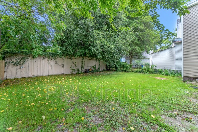 ADORABLE RENOVATED 2 BED APARTMENT FOR RENT IN PORTSMOUTH! property image