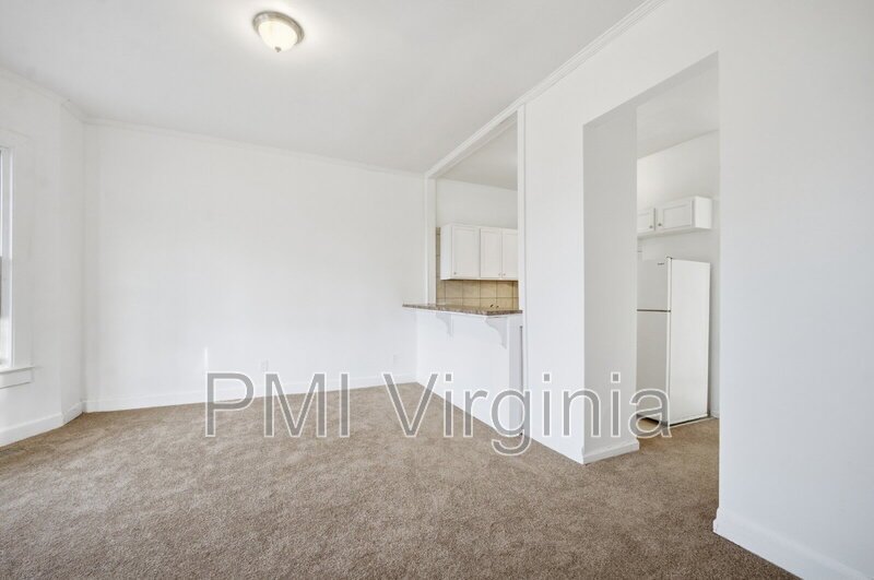 Charming 3-Bedroom Downstairs Duplex for rent in Newport News – Great Location! property image