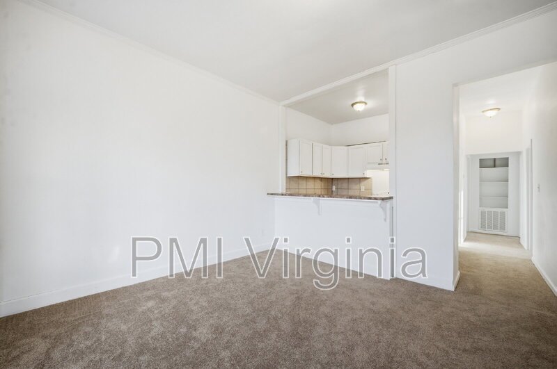 Charming 3-Bedroom Downstairs Duplex for rent in Newport News – Great Location! property image