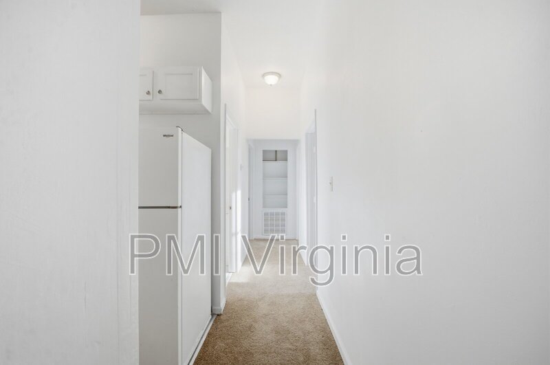 Charming 3-Bedroom Downstairs Duplex for rent in Newport News – Great Location! property image