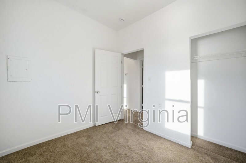 Charming 3-Bedroom Downstairs Duplex for rent in Newport News – Great Location! property image