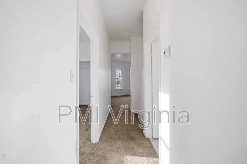 Charming 3-Bedroom Downstairs Duplex for rent in Newport News – Great Location! property image