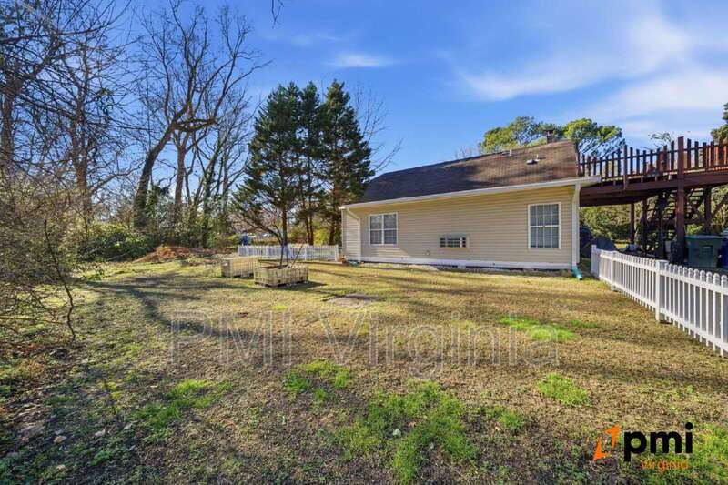 RARE FIND-1 Bed, 1 Bath Secluded Studio apartment property image