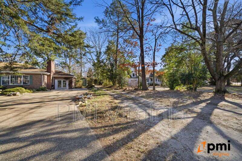 RARE FIND-1 Bed, 1 Bath Secluded Studio apartment property image