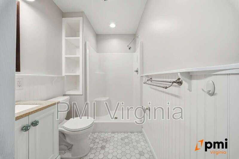 RARE FIND-1 Bed, 1 Bath Secluded Studio apartment property image