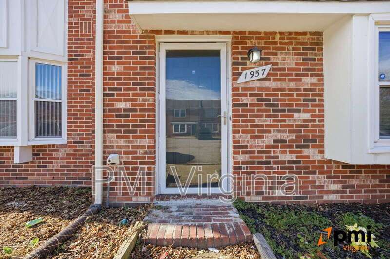 2 PRIMARY BEDROOMS, LIVING ROOM AND DINING property image