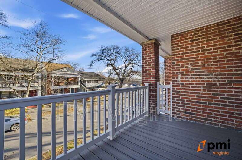 RENOVATED AND UPDATED 3 BEDROOM 1 BATH APARTMENT IN NORFOLK! property image