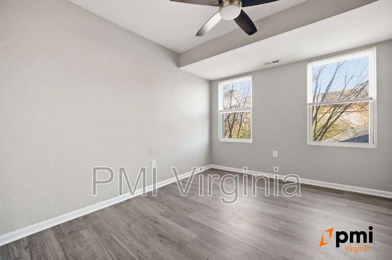 RENOVATED AND UPDATED 3 BEDROOM 1 BATH APARTMENT IN NORFOLK! property image