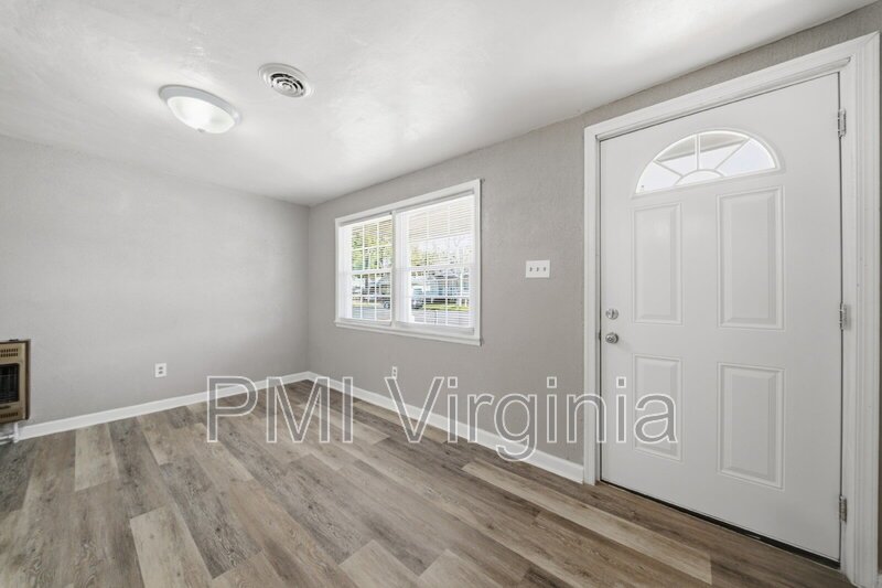 ADORABLE 3 BED, 1 BATH HOUSE FOR RENT IN NORFOLK property image