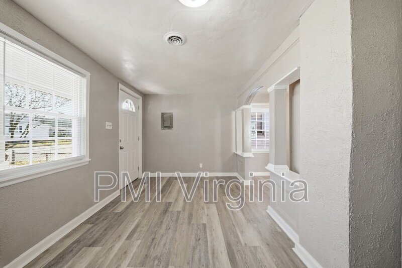 ADORABLE 3 BED, 1 BATH HOUSE FOR RENT IN NORFOLK property image