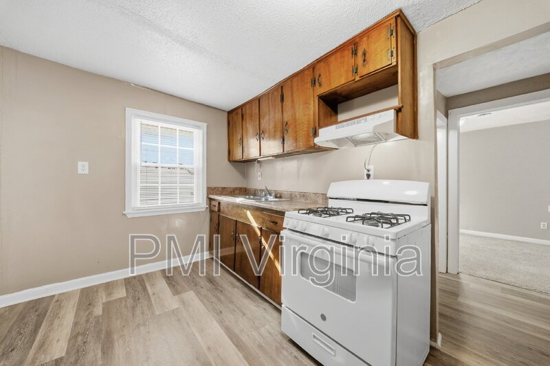 ADORABLE 3 BED, 1 BATH HOUSE FOR RENT IN NORFOLK property image