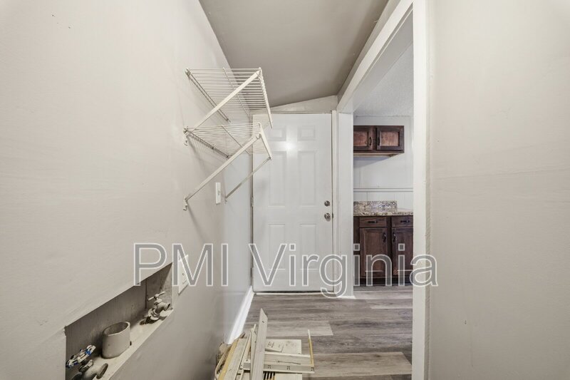 ADORABLE 3 BED, 1 BATH HOUSE FOR RENT IN NORFOLK property image