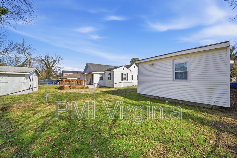 ADORABLE 3 BED, 1 BATH HOUSE FOR RENT IN NORFOLK property image