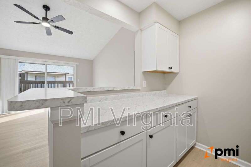 GATED COMMUNITY FULLY RENOVATED 1 BED 1 BATH WITH BALCONY AND POOL property image