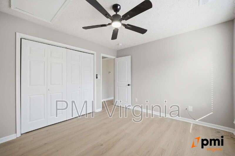 GATED COMMUNITY FULLY RENOVATED 1 BED 1 BATH WITH BALCONY AND POOL property image