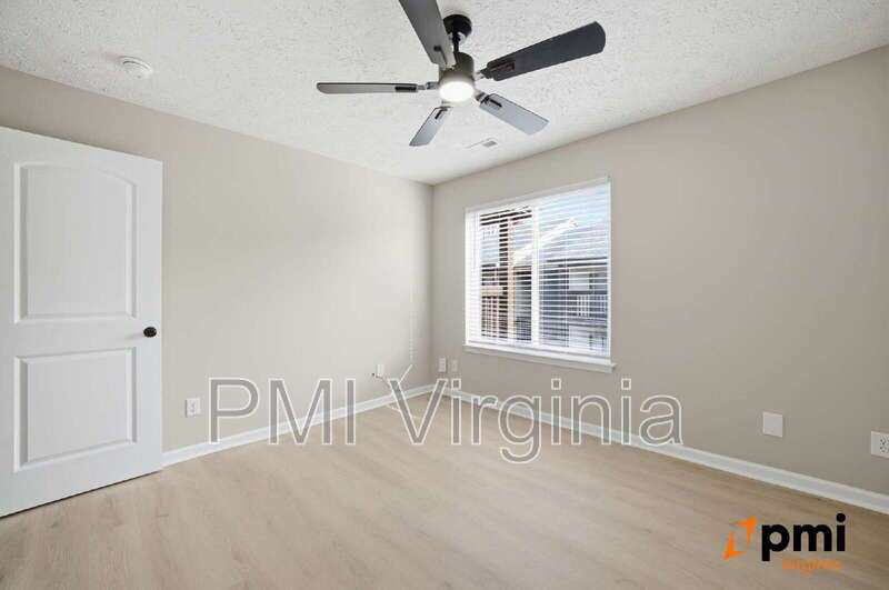 GATED COMMUNITY FULLY RENOVATED 1 BED 1 BATH WITH BALCONY AND POOL property image