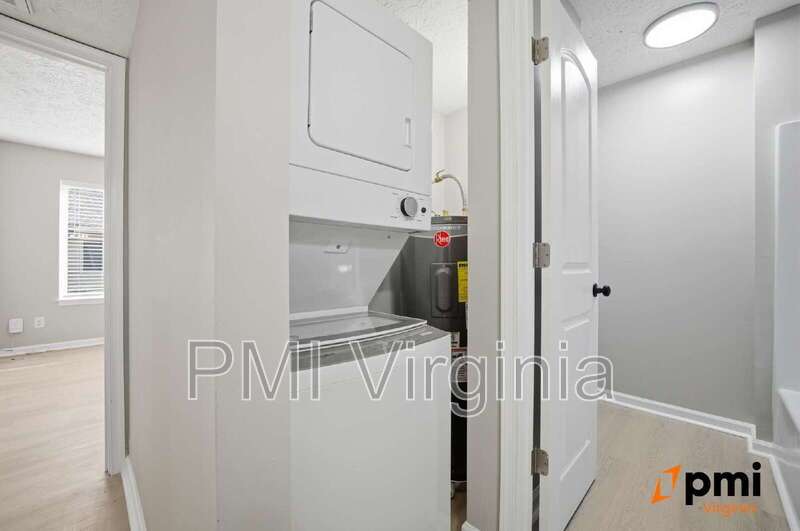 GATED COMMUNITY FULLY RENOVATED 1 BED 1 BATH WITH BALCONY AND POOL property image