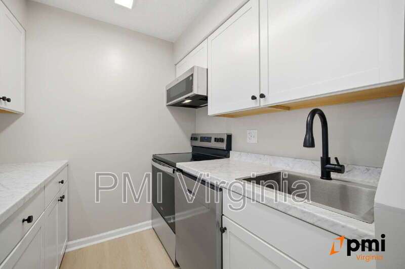 GATED COMMUNITY FULLY RENOVATED 1 BED 1 BATH WITH BALCONY AND POOL property image